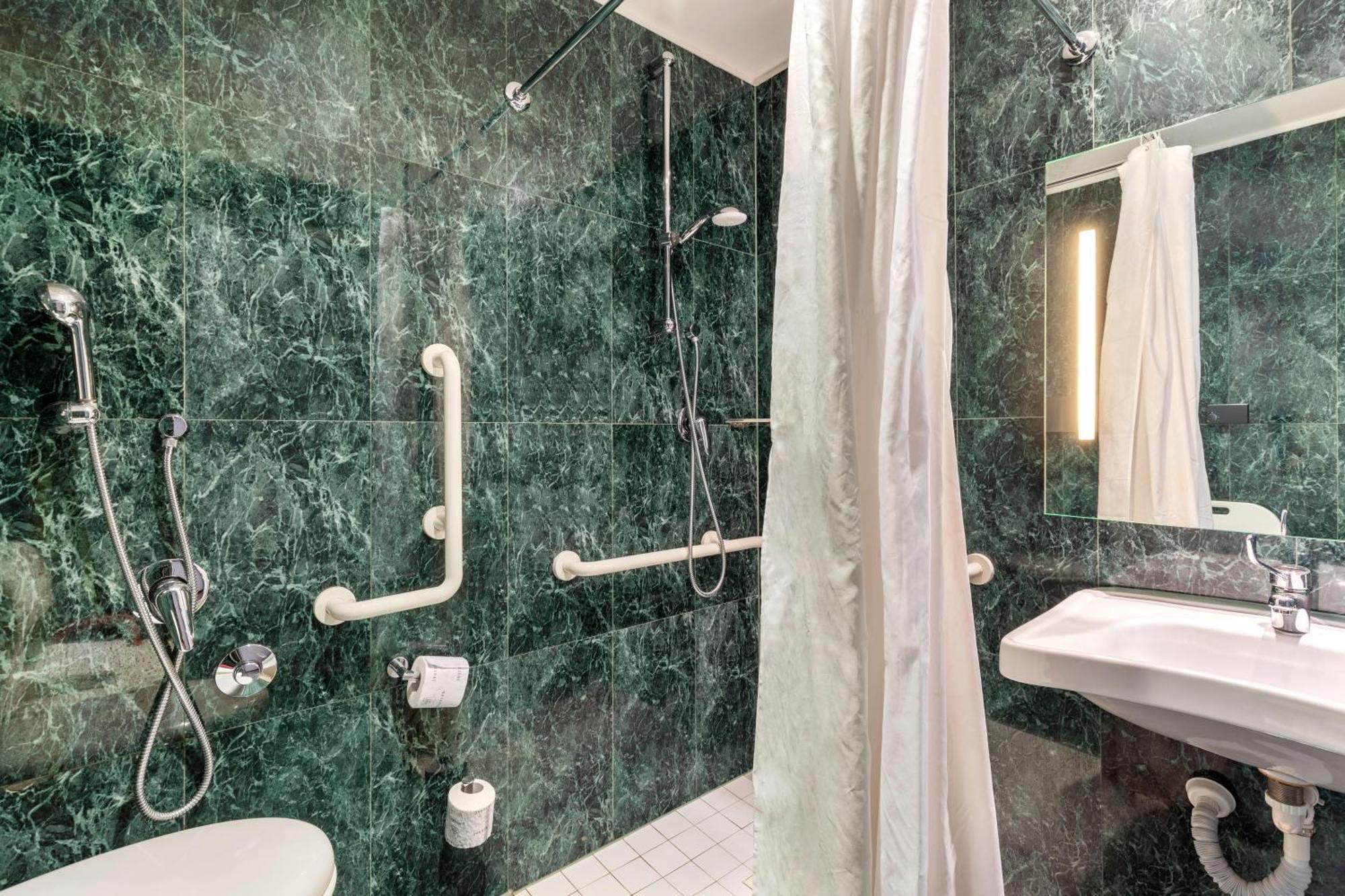 B&B Hotel Arezzo Esterno foto